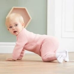 Strickoverall Langarm In Rosa -Geschäft Für Kinderperipherieprodukte bornino strickoverall langarm in rosa 4